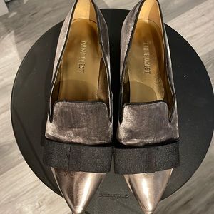 Nine West velvet loafers with bow and toe cap. Size 7